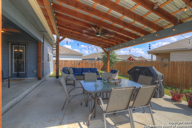 Listing photo id 43 for 412 Sika Way