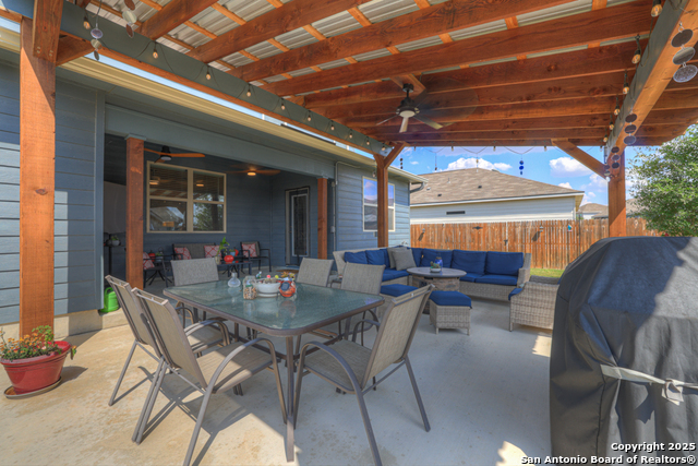 Listing photo id 46 for 412 Sika Way