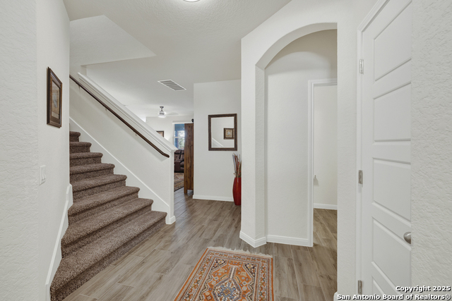 Listing photo id 4 for 412 Sika Way
