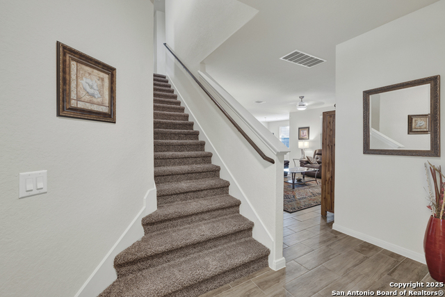 Listing photo id 5 for 412 Sika Way
