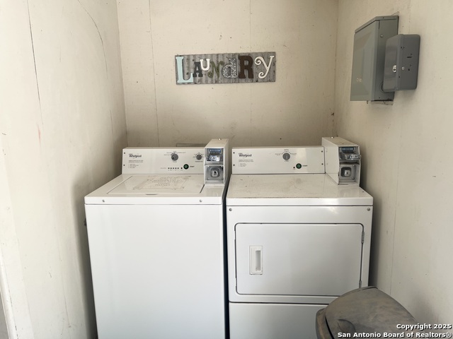 Listing photo id 10 for 200 Cleveland E