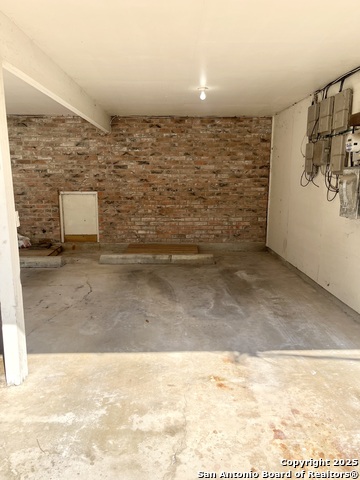 Listing photo id 12 for 200 Cleveland E