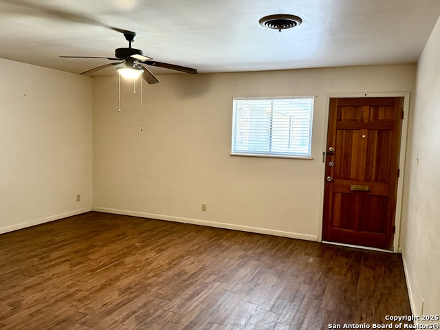 Listing photo id 2 for 200 Cleveland E