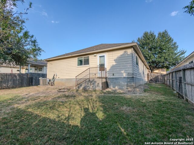 Image 24 of 26 For 125 Dewberry