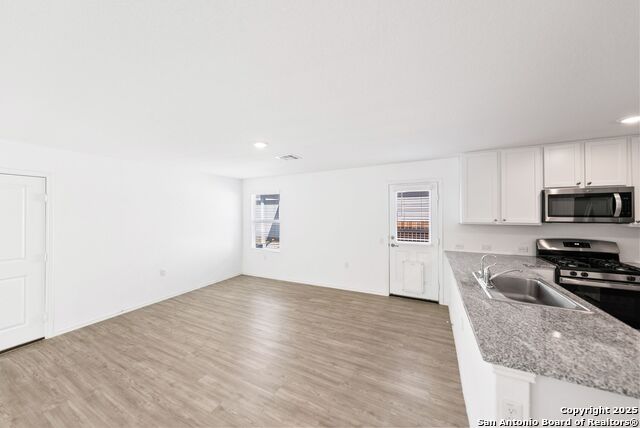Image 11 of 36 For 4546 Glades Way