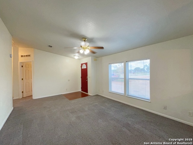 Listing photo id 9 for 9611 Hildebrandt Rd