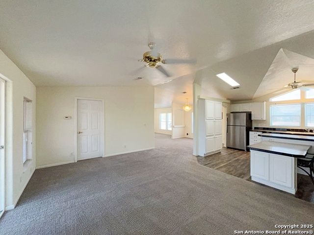 Listing photo id 16 for 9611 Hildebrandt Rd