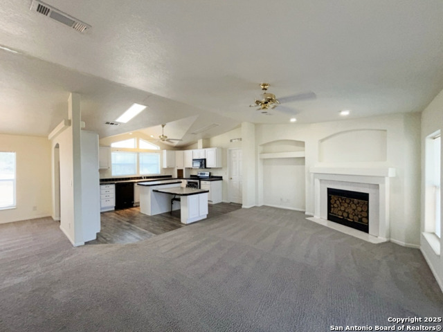 Listing photo id 17 for 9611 Hildebrandt Rd