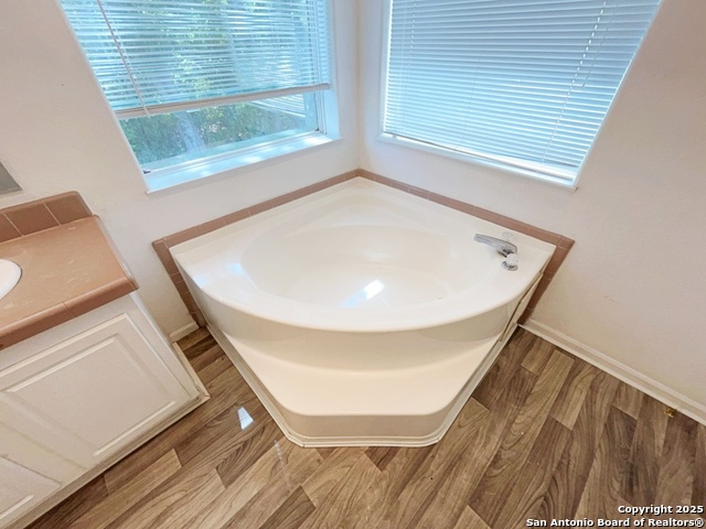 Listing photo id 25 for 9611 Hildebrandt Rd