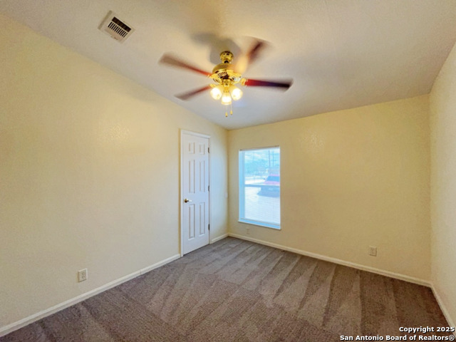 Listing photo id 28 for 9611 Hildebrandt Rd