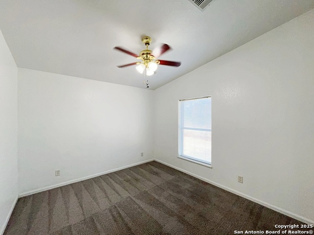 Listing photo id 30 for 9611 Hildebrandt Rd