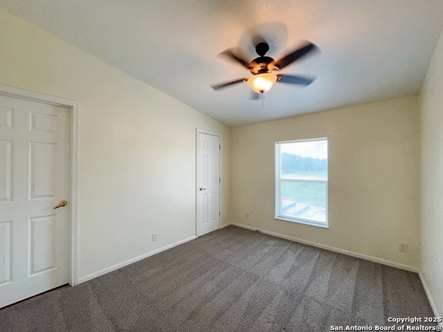 Listing photo id 33 for 9611 Hildebrandt Rd