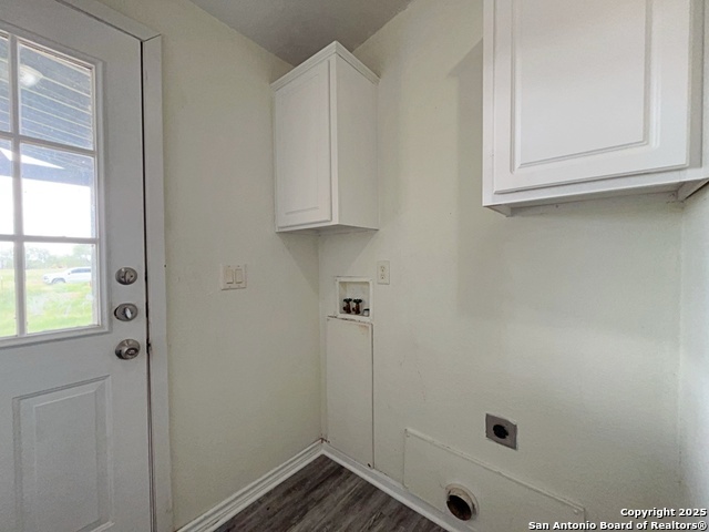 Listing photo id 37 for 9611 Hildebrandt Rd