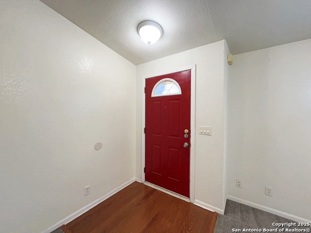 Listing photo id 38 for 9611 Hildebrandt Rd