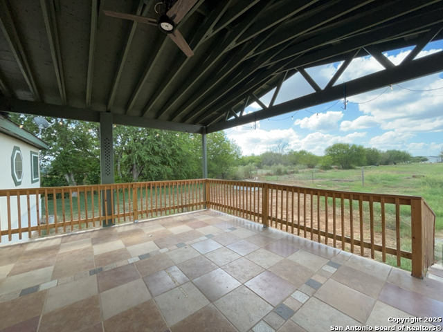 Listing photo id 39 for 9611 Hildebrandt Rd