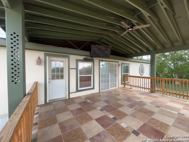 Listing photo id 40 for 9611 Hildebrandt Rd