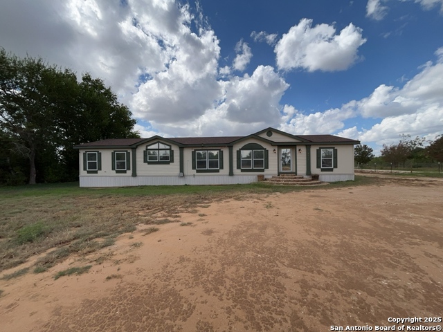 Listing photo id 43 for 9611 Hildebrandt Rd