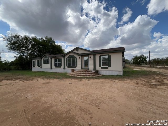 Listing photo id 44 for 9611 Hildebrandt Rd