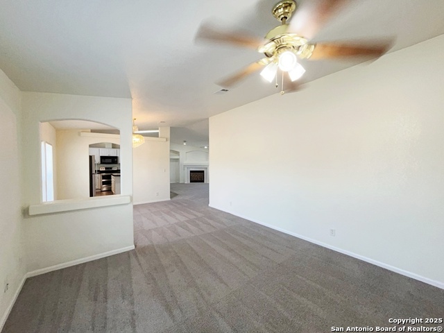 Listing photo id 7 for 9611 Hildebrandt Rd