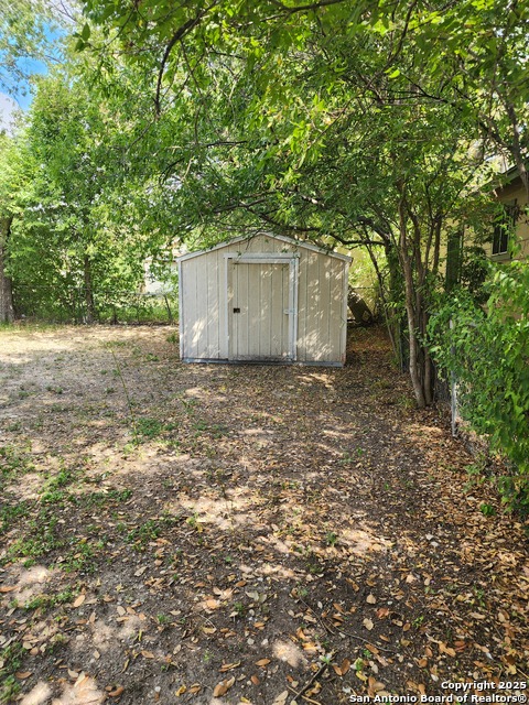 Image 12 of 30 For 267 Bank  