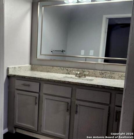 Image 9 of 30 For 267 Bank  