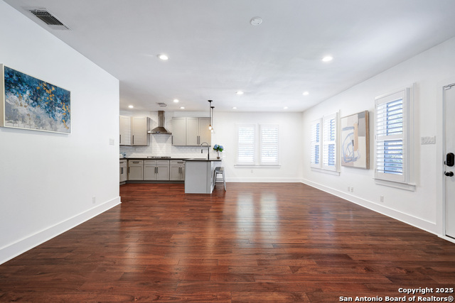 Image 11 of 65 For 118 Routt St