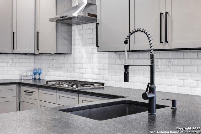 Image 23 of 65 For 118 Routt St