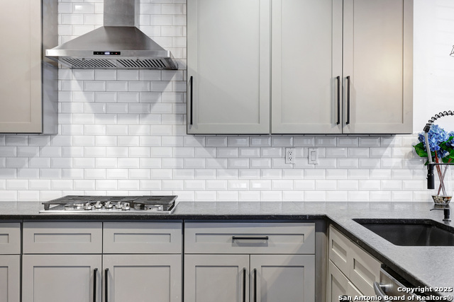 Image 25 of 65 For 118 Routt St