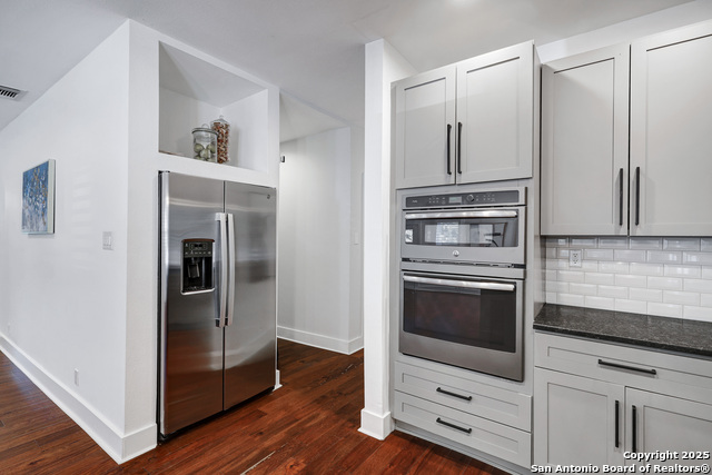 Image 26 of 65 For 118 Routt St