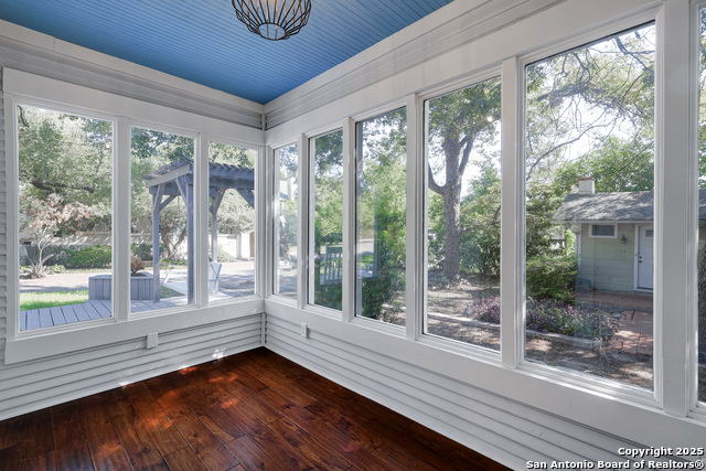 Image 31 of 65 For 118 Routt St