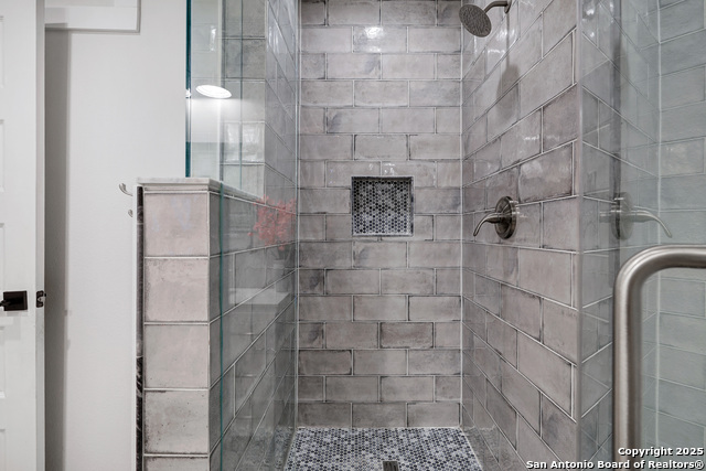 Image 40 of 65 For 118 Routt St