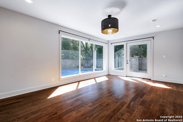 Image 46 of 65 For 118 Routt St