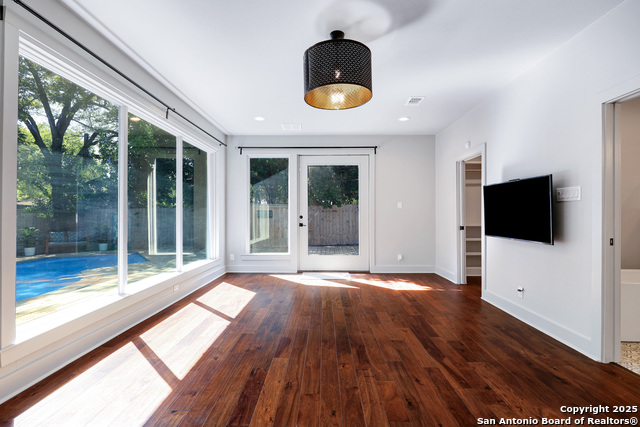 Image 47 of 65 For 118 Routt St