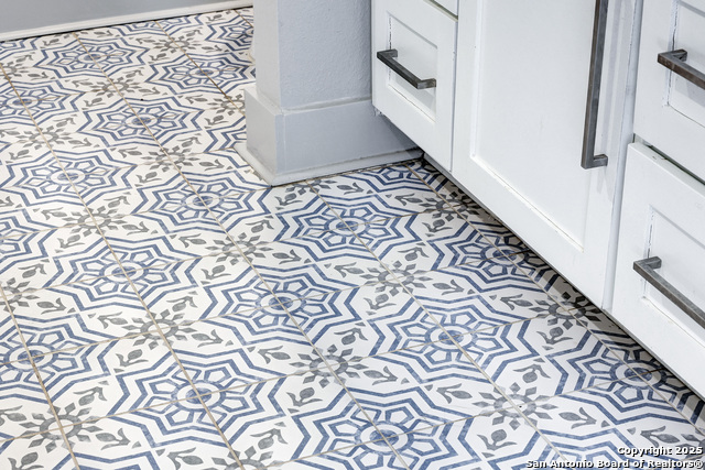 Image 53 of 65 For 118 Routt St