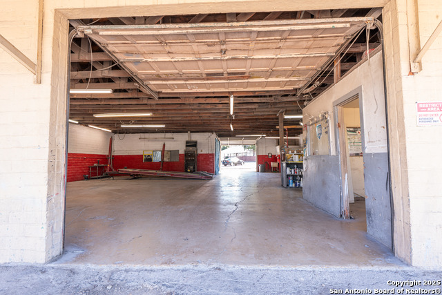 Listing photo id 8 for 1216 Fredericksburg