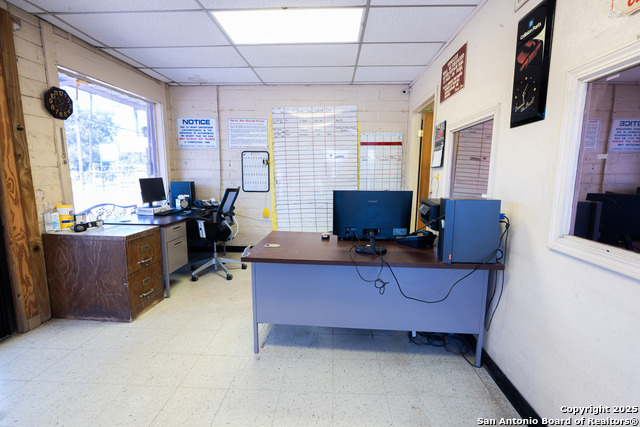 Listing photo id 19 for 1216 Fredericksburg