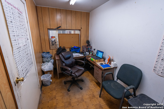 Listing photo id 21 for 1216 Fredericksburg