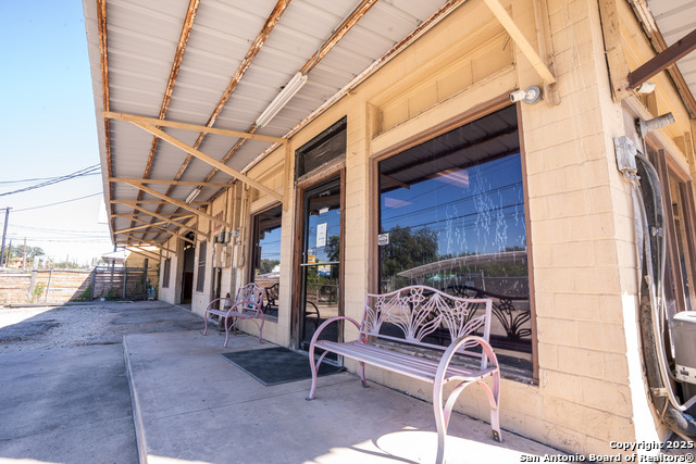 Listing photo id 5 for 1216 Fredericksburg
