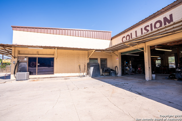 Listing photo id 7 for 1216 Fredericksburg