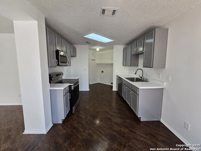 Image 7 of 29 For 13914 Villa Camino
