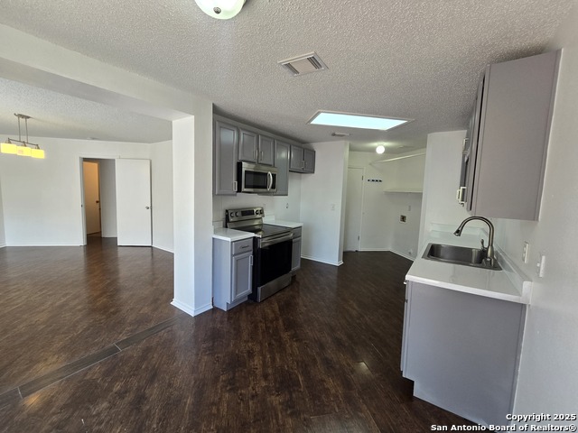 Image 8 of 29 For 13914 Villa Camino