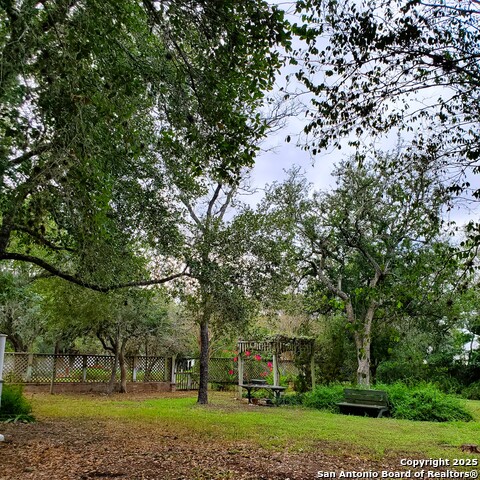 Listing photo id 8 for 711 Lott E 