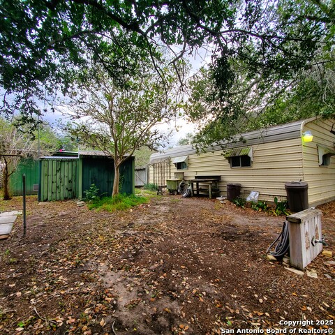 Listing photo id 10 for 711 Lott E 