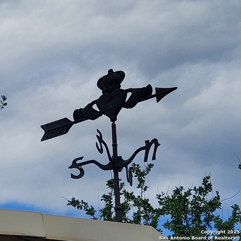 Listing photo id 12 for 711 Lott E 