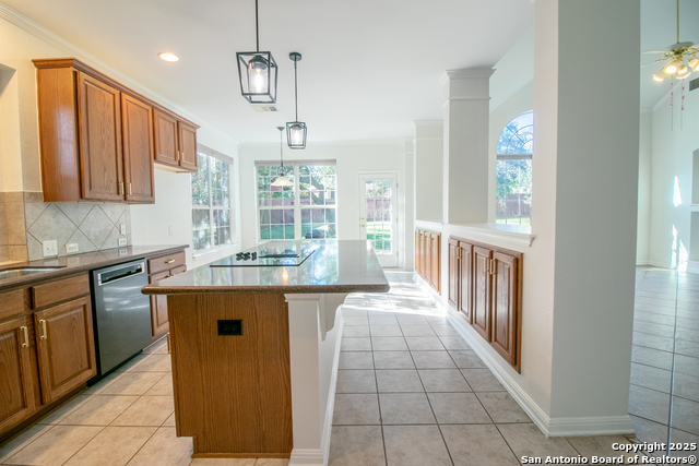 Image 13 of 35 For 511 Mesa Ridge