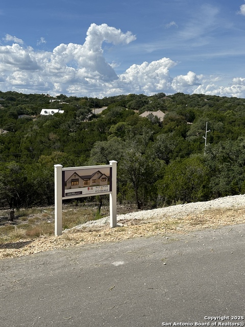 Listing photo id 5 for 444 Herauf