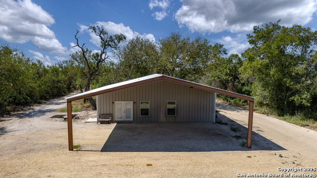 Details for 944 Fm 1049 , Knippa, TX 78870
