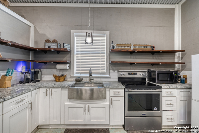 Listing photo id 9 for 944 Fm 1049  