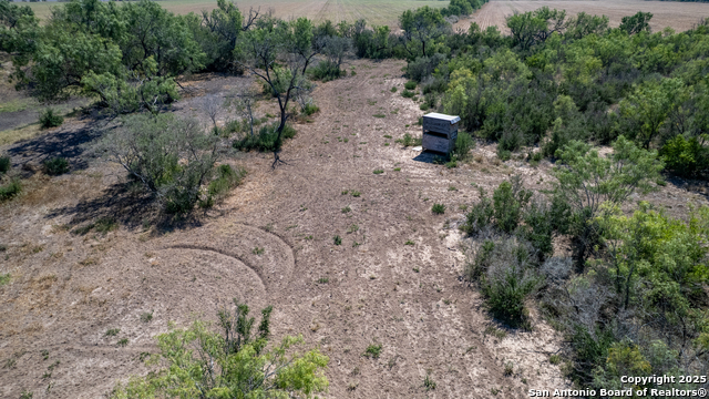 Listing photo id 23 for 944 Fm 1049  