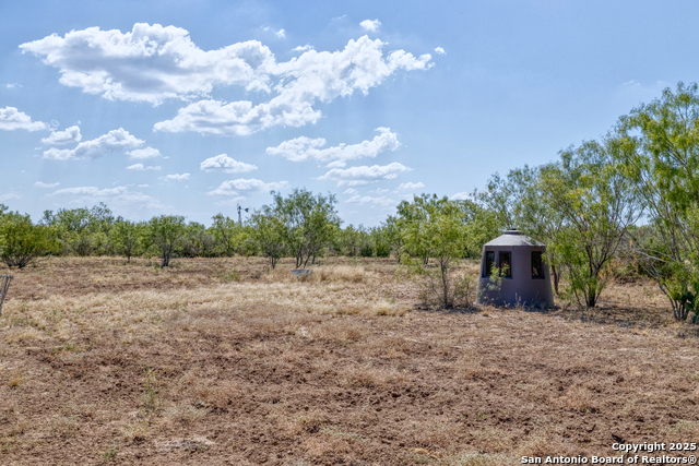 Listing photo id 27 for 944 Fm 1049  